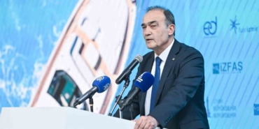 izmir-buyuksehir-belediye-baskani-tugayin-ardindan-pes-pese-istifalar-IVWEmbds.jpg