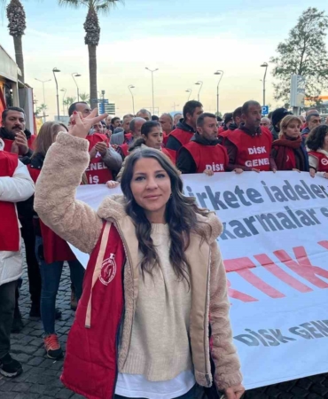 izmir-buyuksehir-iscileri-masa-kurulmazsa-mucadele-buyuyecek-YzgDCFVQ.jpg
