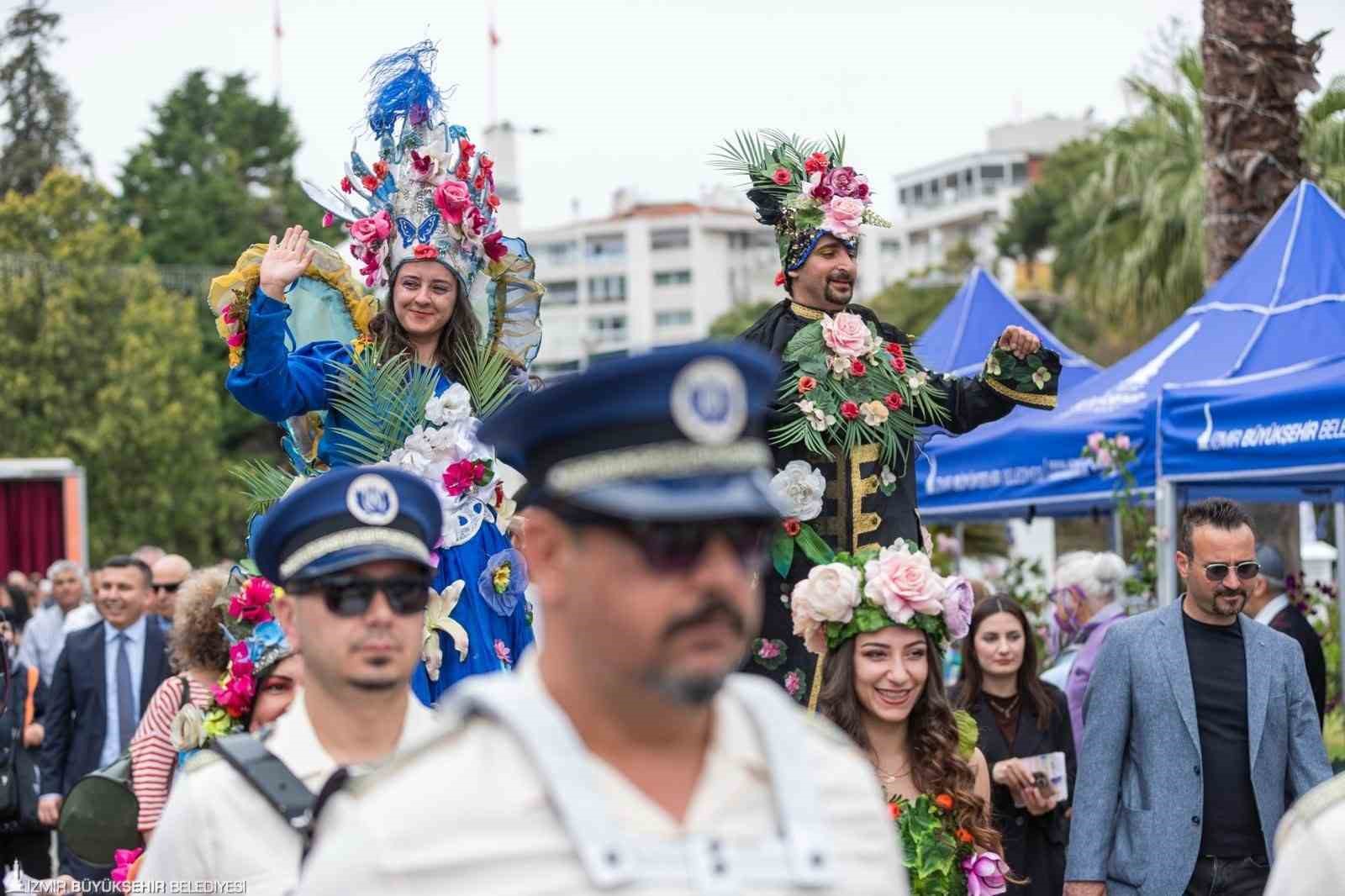 izmir cicek acti her yer rengarenk oldu 1 RXmUhMjF