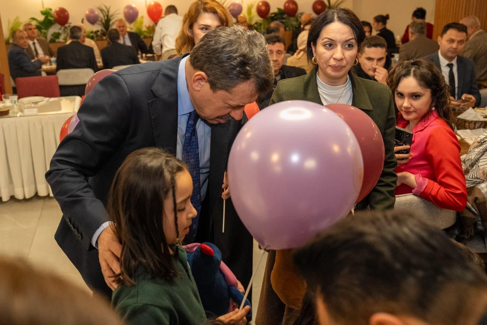 izmir cumhuriyet bassavciligindan geleneksel iftar 2 9atKhsOI