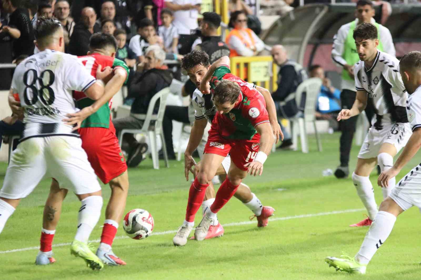 izmir derbisinde karsiyakanin konugu altay 0 e1aw2DR4