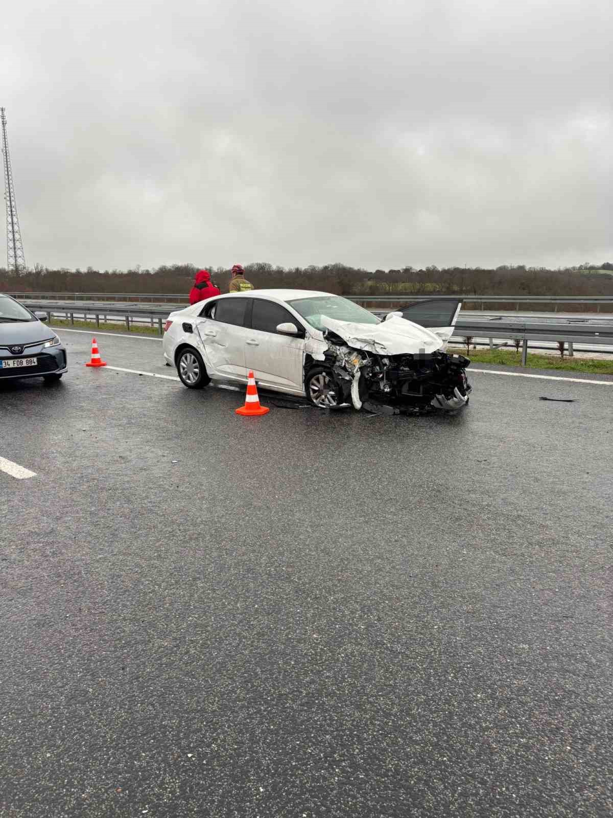 İzmir-İstanbul Otoyolu’nda zincirleme kaza: 1 ölü, 10 yaralı 10 izmir istanbul otoyolunda zincirleme kaza 1 olu 10 yarali 6 NAj9h54V