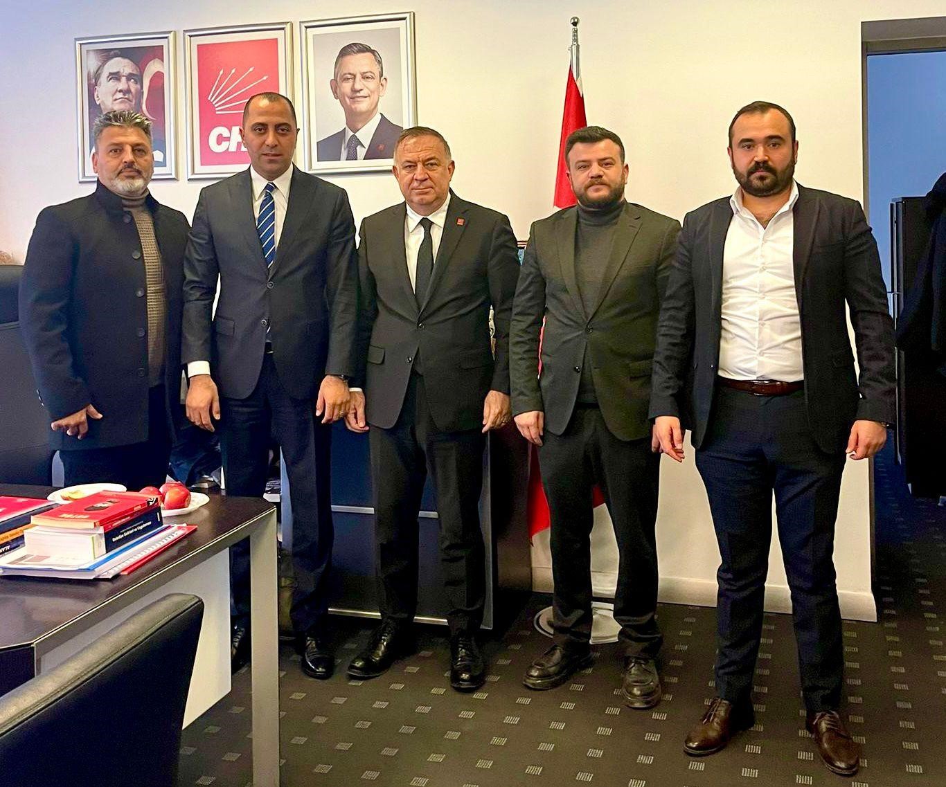 izmir kentsel donusum magdurlari chp yonetimine tepki gosterdi 2