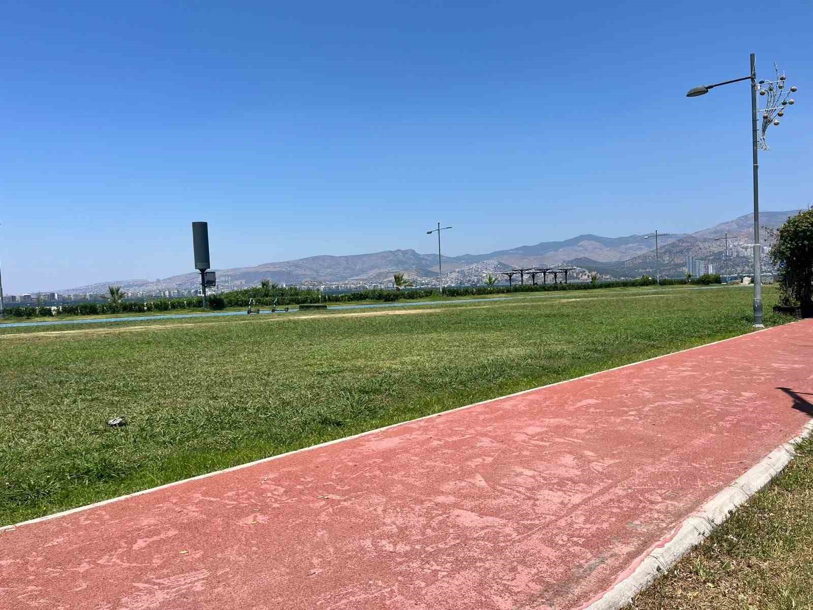 İzmir Kordon’da ’sıcak’ sessizlik 7 izmir kordonda sicak sessizlik 3 y3zMcVLZ
