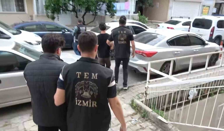 izmir-merkezli-12-ilde-feto-operasyonunda-41-tutuklama-1TISTdqP.jpg