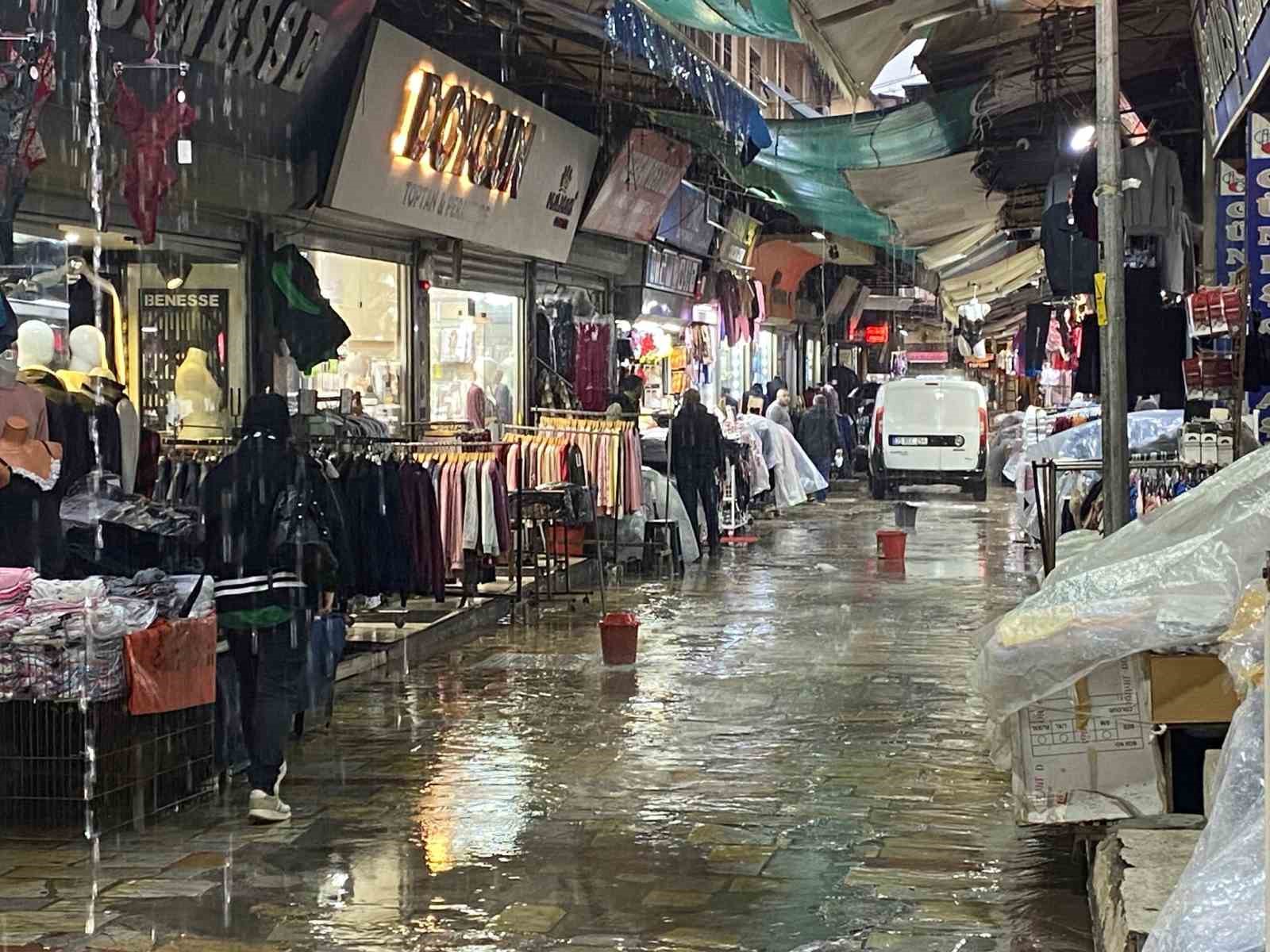 izmir tarihi kemeralti carsisi sular altinda 0 dIVXYZUy