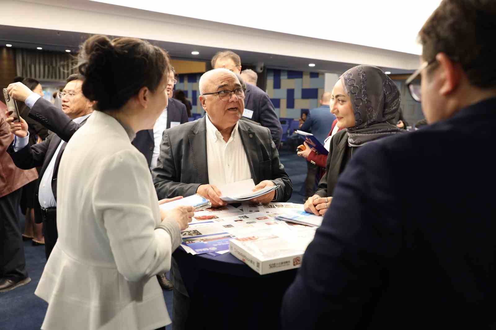 izmir ticaret odasindan cin acilimi 3 yQQMBhr6
