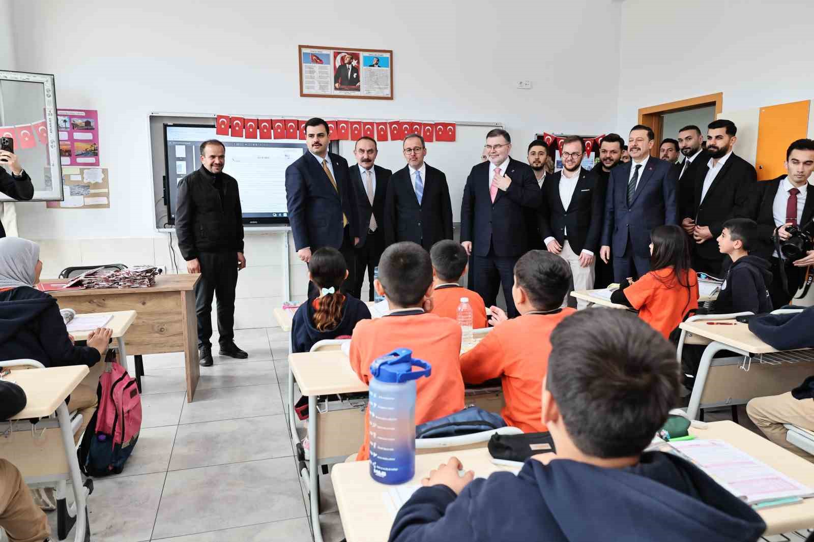 izmirde 1 milyar lirayi asan yatirimla 20 yeni okul egitime acildi 1 et2J2Q8Q