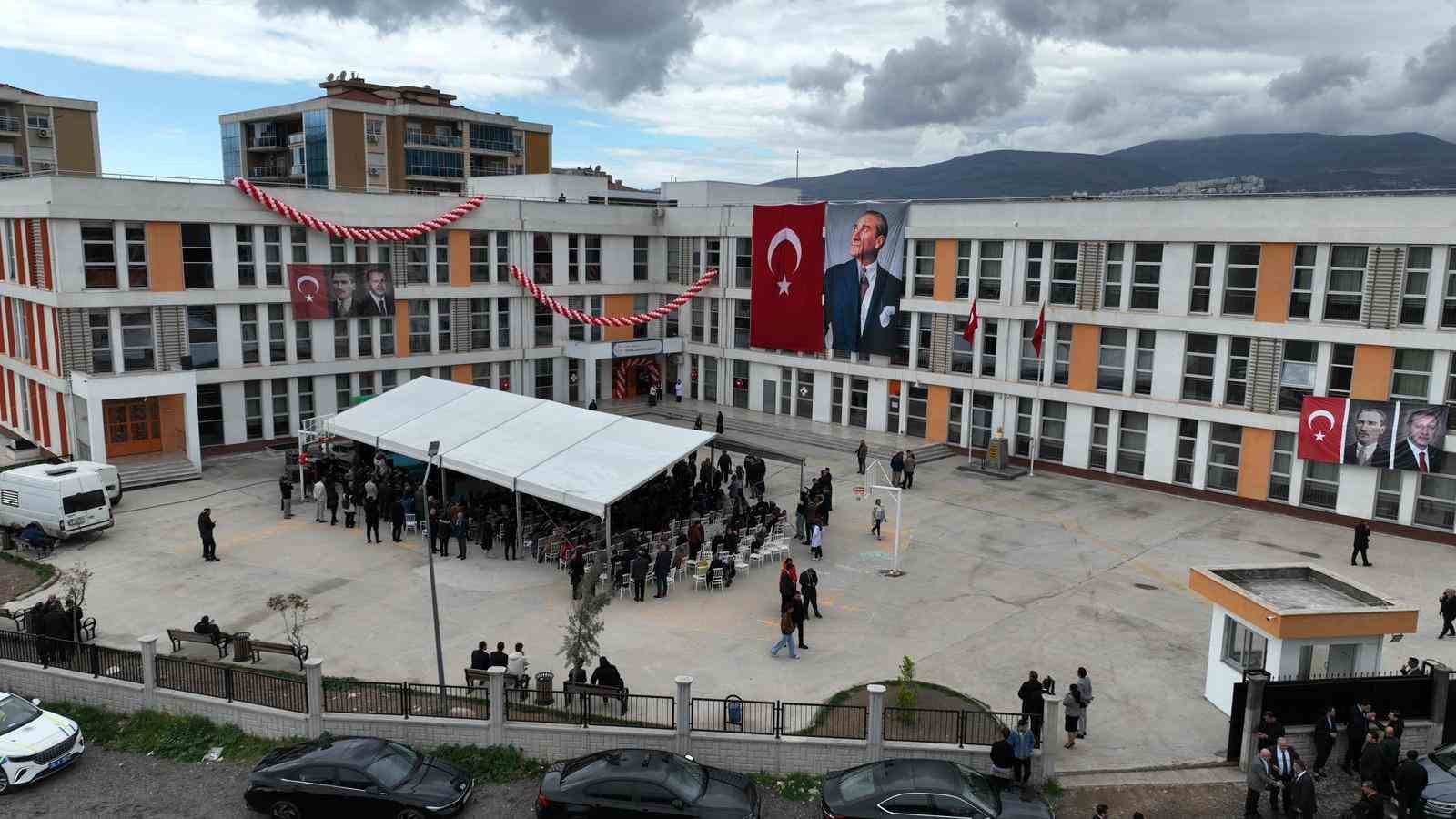 izmirde 1 milyar lirayi asan yatirimla 20 yeni okul egitime acildi 11 g4SjndKV