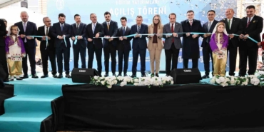 izmirde-1-milyar-lirayi-asan-yatirimla-20-yeni-okul-egitime-acildi-3ua5AiTM.jpg