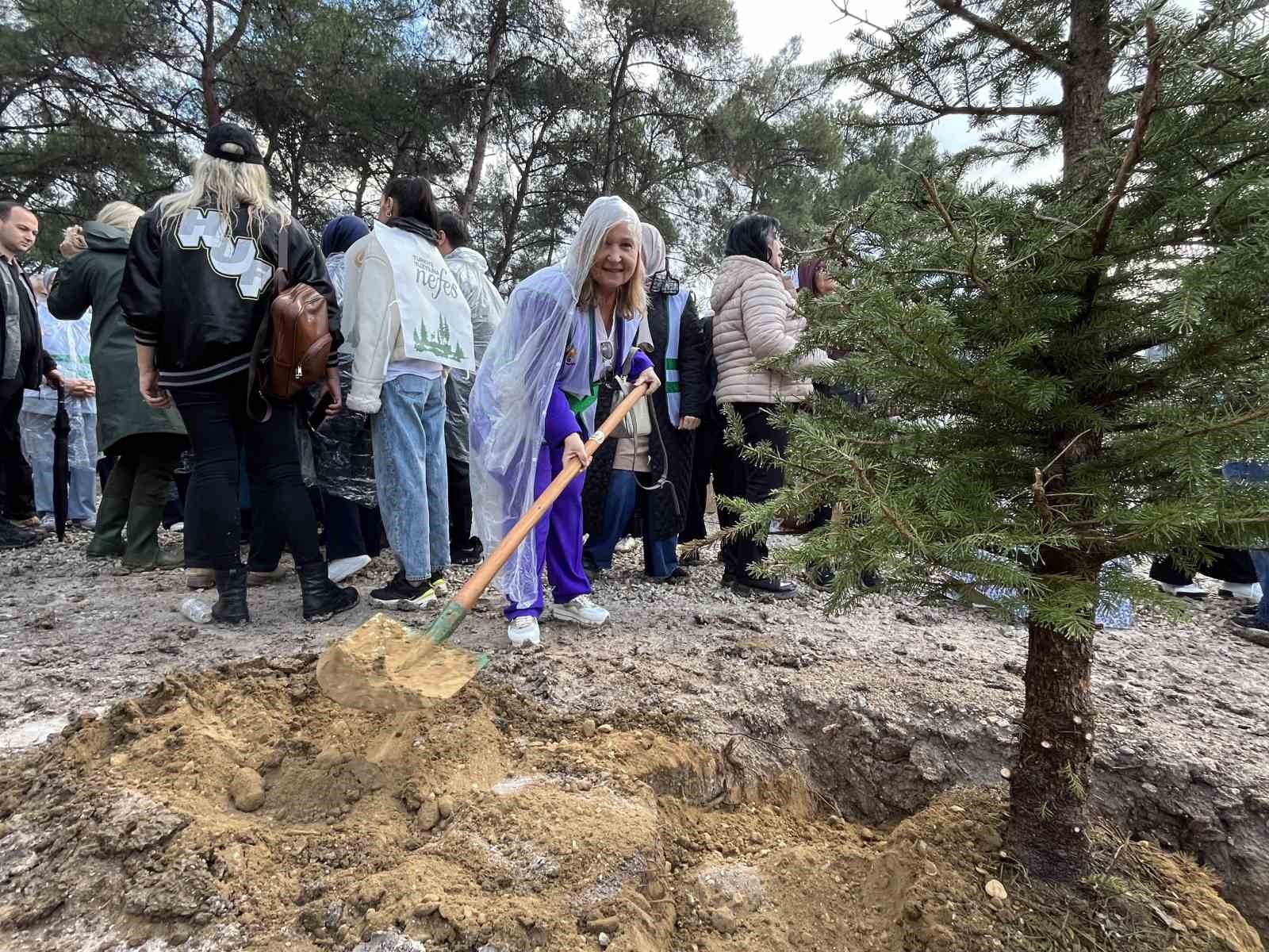 izmirde 115 bin fidan toprakla bulustu 0 Rt7A6Hrv