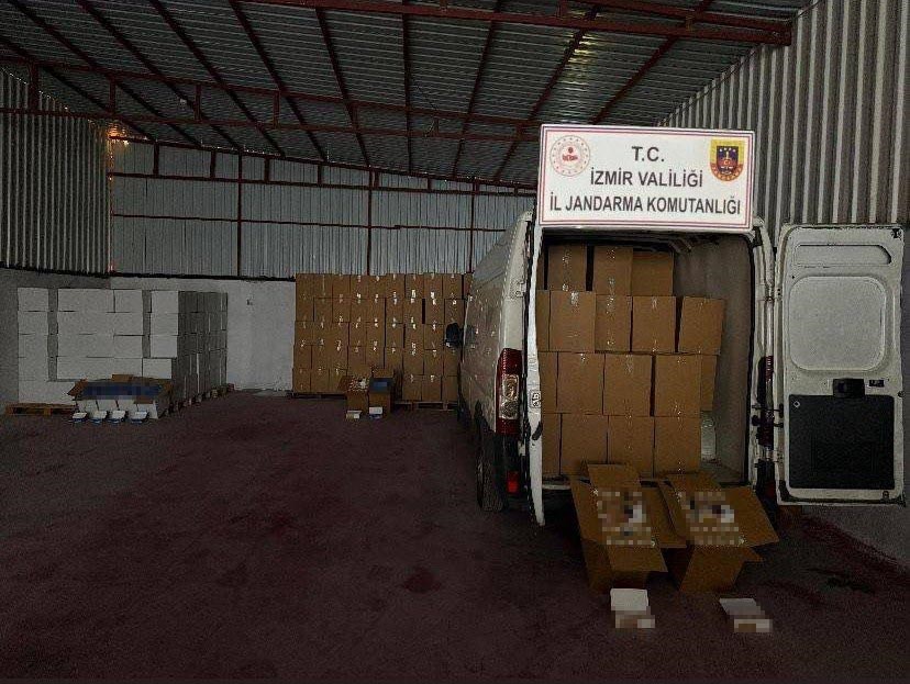 izmirde 12 milyon 720 bin kacak makaron ele gecirildi 1 as99Jzzv