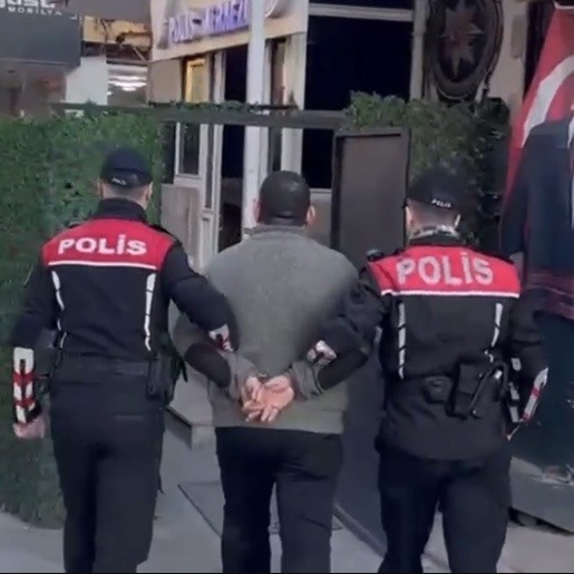 izmirde 131 aranan supheli yakalandi 0 zckbPeKW
