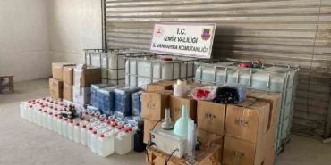izmirde-15-milyon-lira-degerinde-kacak-etil-alkol-ele-gecirildi-3nObQp6I.jpg
