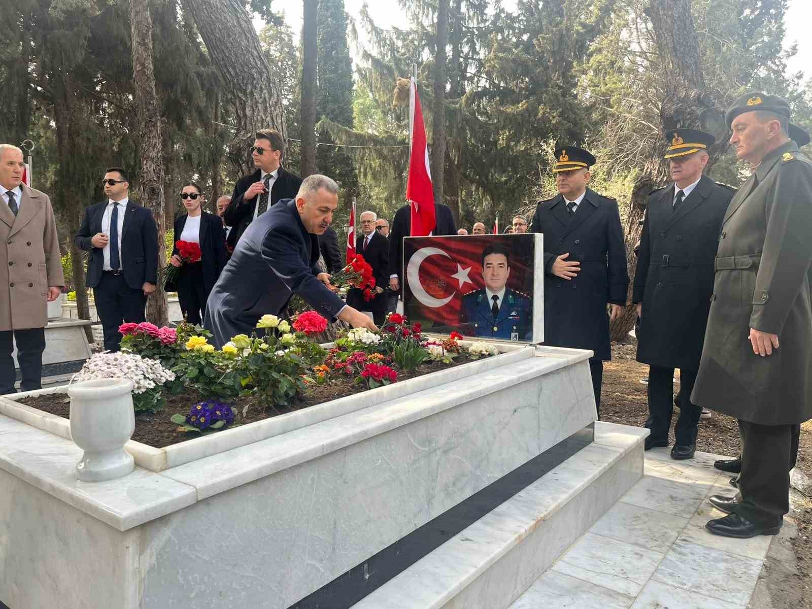 izmirde 18 mart canakkale deniz zaferinin 111 yil donumunde sehitler anildi 1 VCKfcedy
