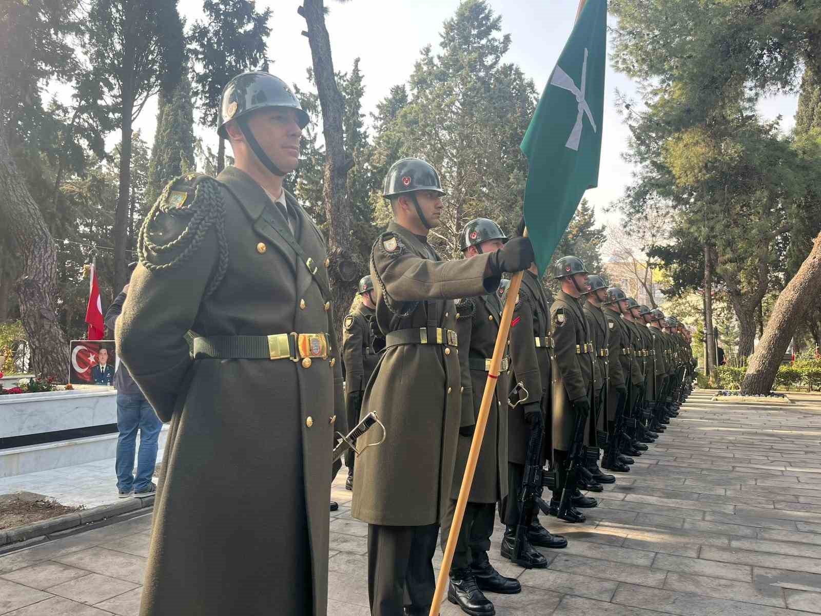 izmirde 18 mart canakkale deniz zaferinin 111 yil donumunde sehitler anildi 2 IAZXzu6Y