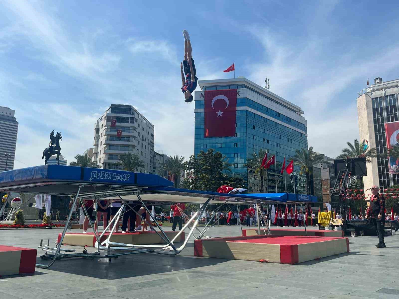 izmirde 19 mayis coskuyla kutlandi 6