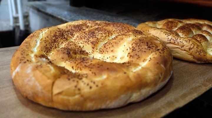 izmirde 300 gramlik ramazan pidesi 30 tlden satilacak 0