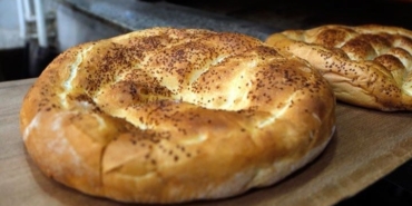 izmirde-300-gramlik-ramazan-pidesi-30-tlden-satilacak-QUehOiPv.jpg