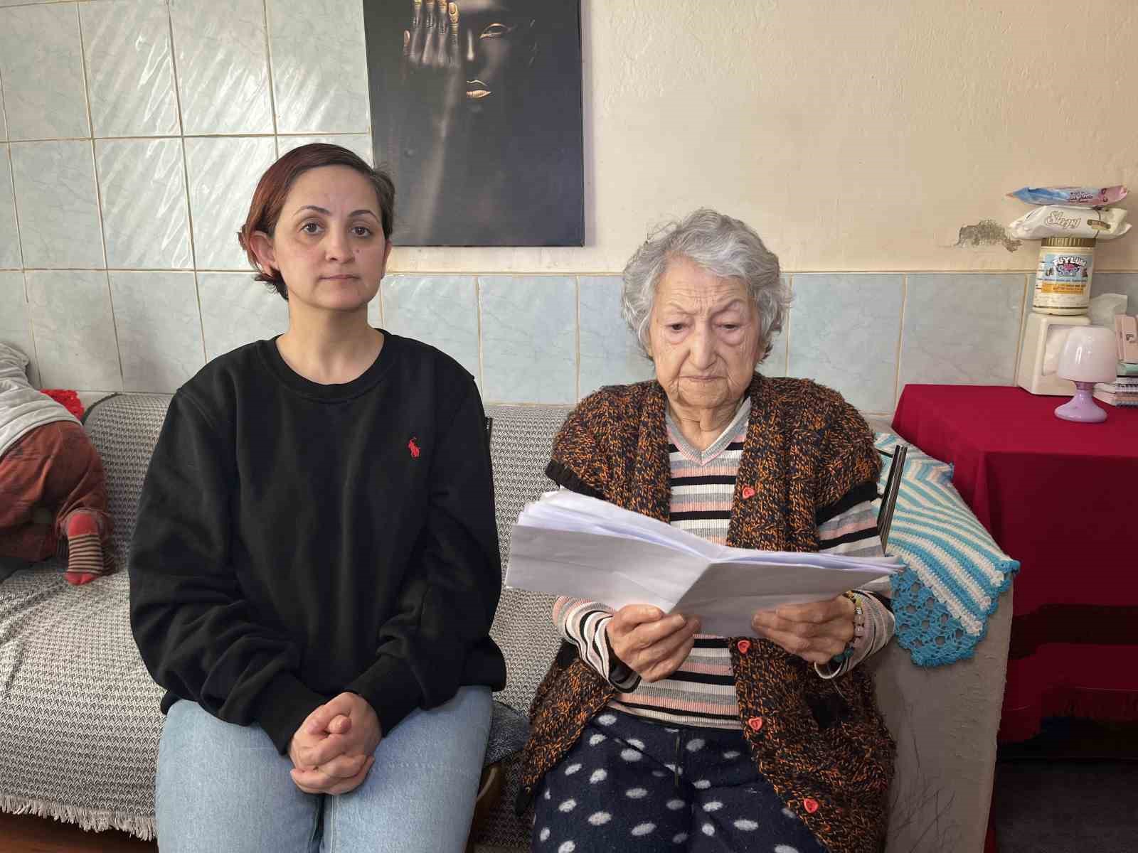 izmirde 85 yasindaki anneannesini dolandirdigi iddia edilen torun ve suc ortagi tutuklandi 1