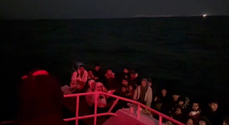 izmirde aciklarinda gocmen hareketliligi 3 ndnSF2ZX