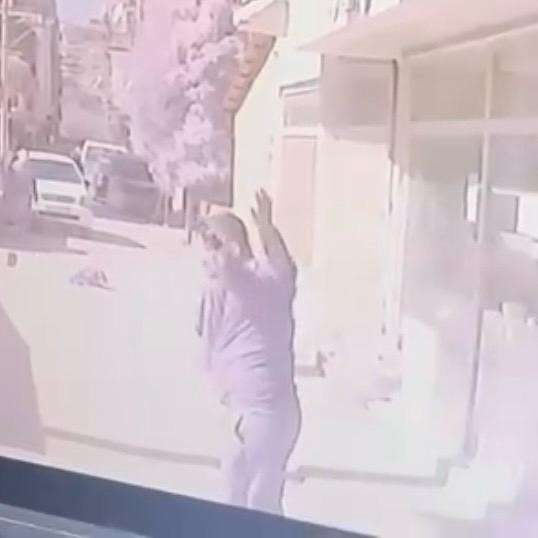 izmirde alacak verecek kavgasi kanli bitti 1 yarali 0 CpA1QbeF