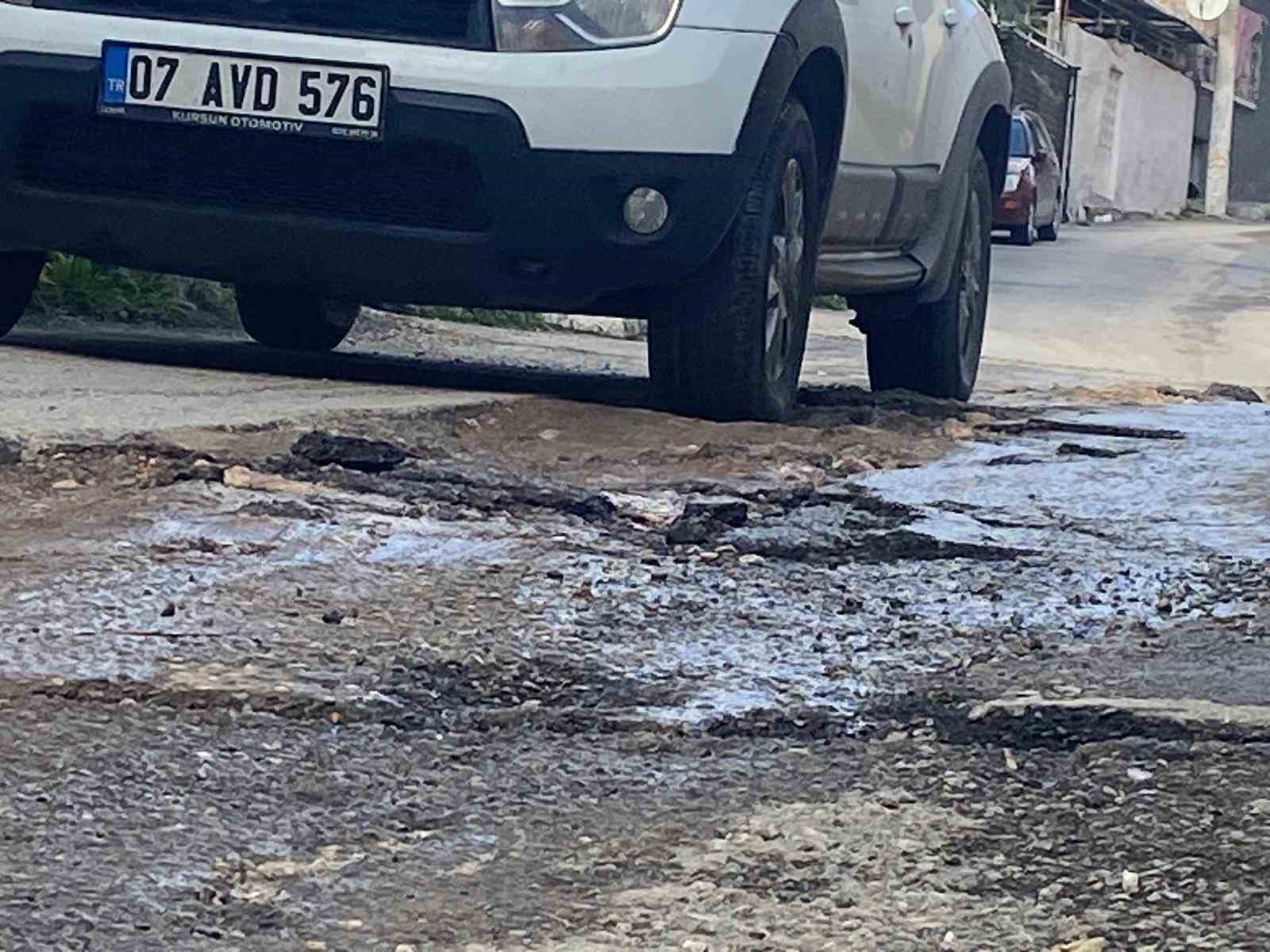 izmirde altyapi calismalari yollari kostebek yuvasina cevirdi 4 9Ue1BzpC
