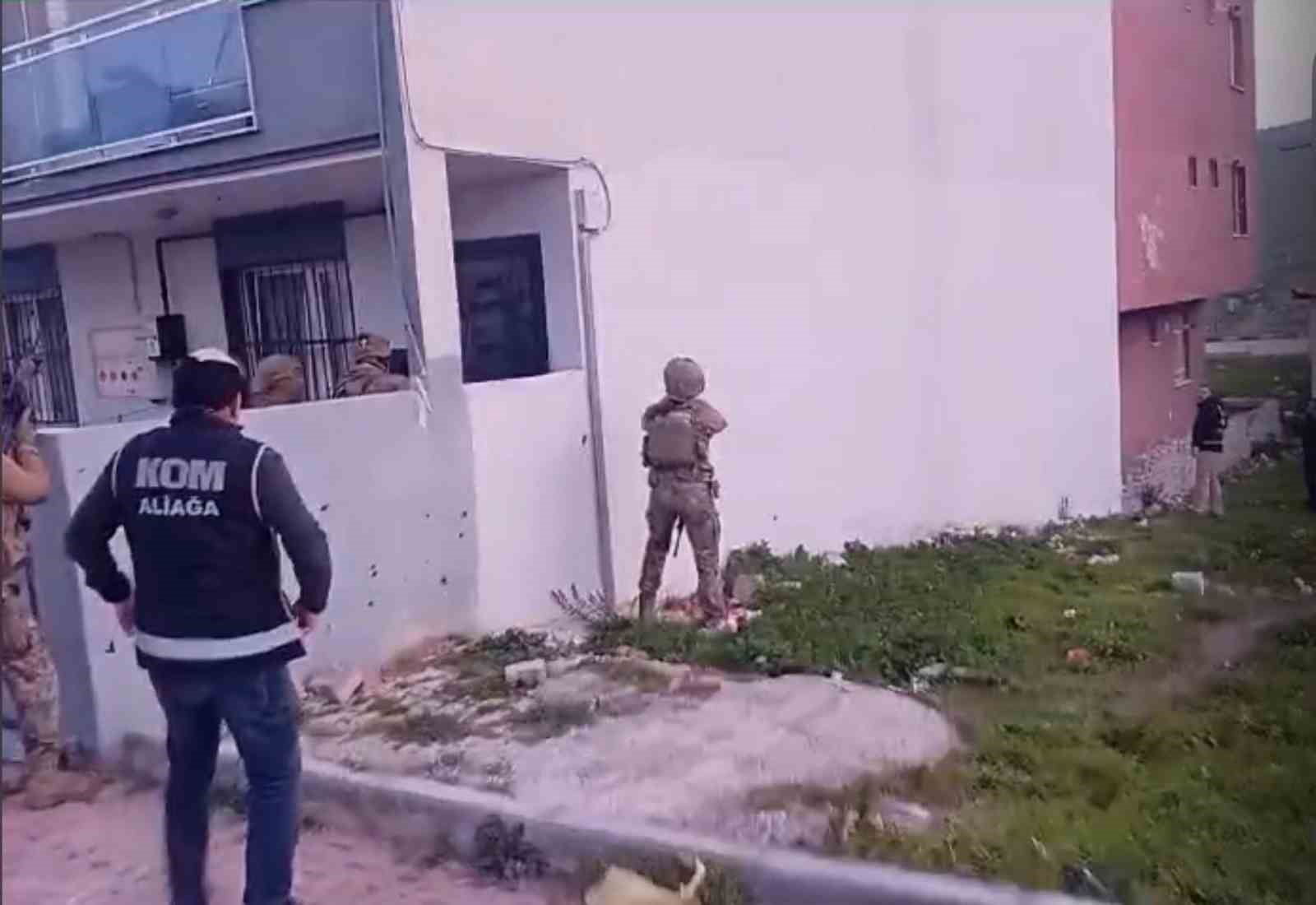 İzmir’de araç ve iş yerine yönelik silahlı saldırıda 2 tutuklama 4 izmirde arac ve is yerine yonelik silahli saldirida 2 tutuklama 0