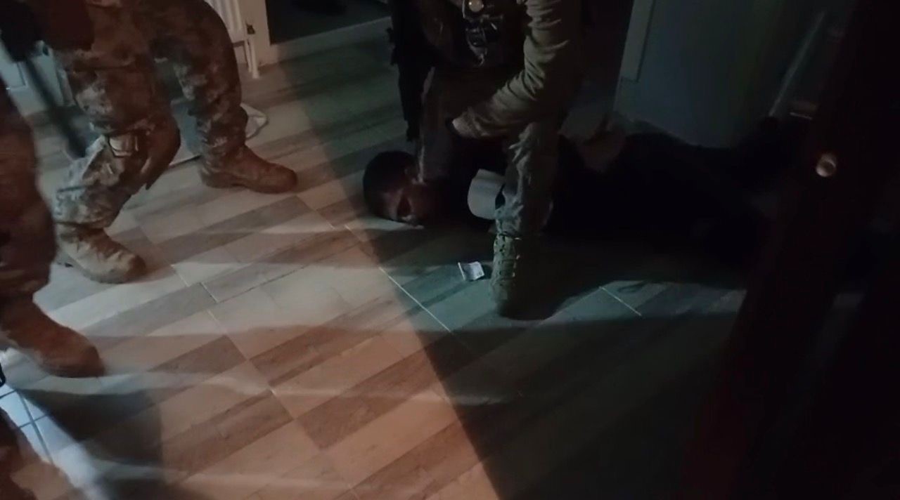 İzmir’de araç ve iş yerine yönelik silahlı saldırıda 2 tutuklama 10 izmirde arac ve is yerine yonelik silahli saldirida 2 tutuklama 6