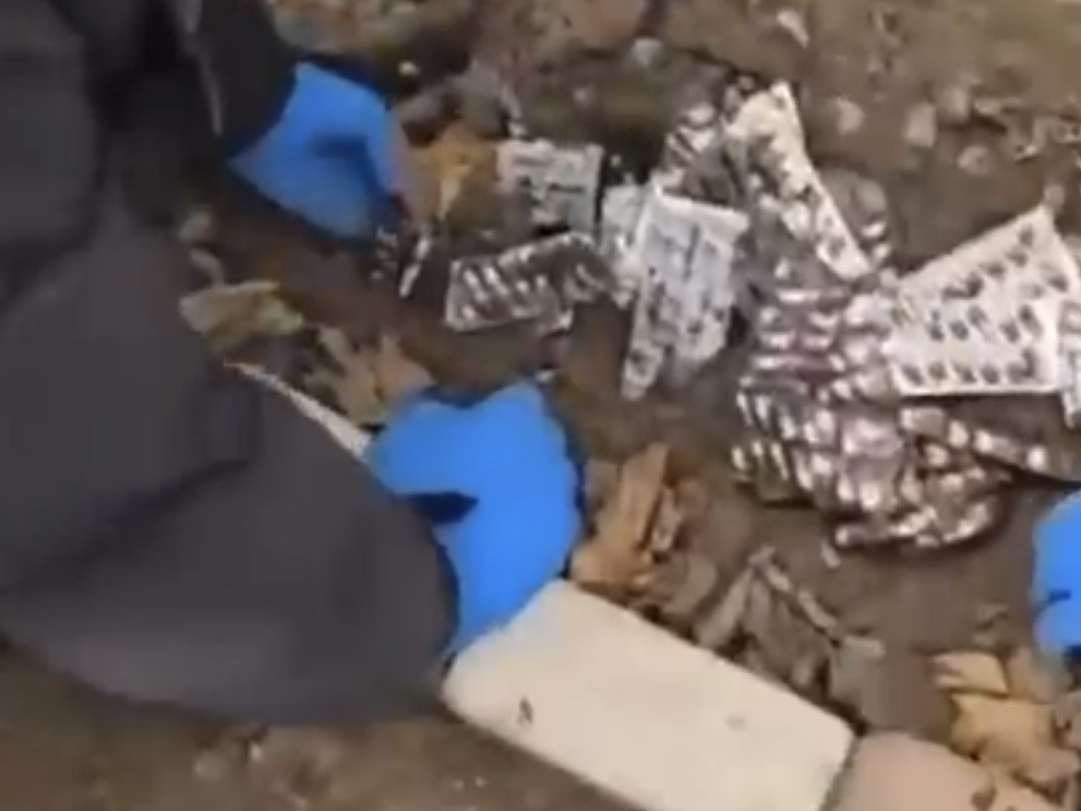 izmirde bahceden 9 bin uyusturucu hap cikti 0
