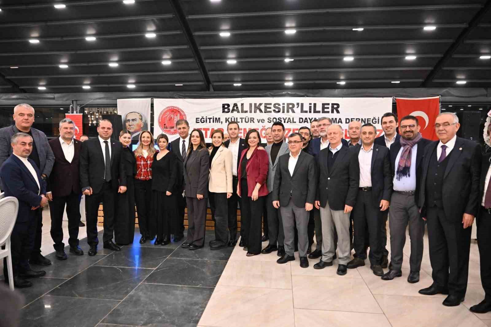 izmirde balikesir ruzgari 5 3EW9EHef