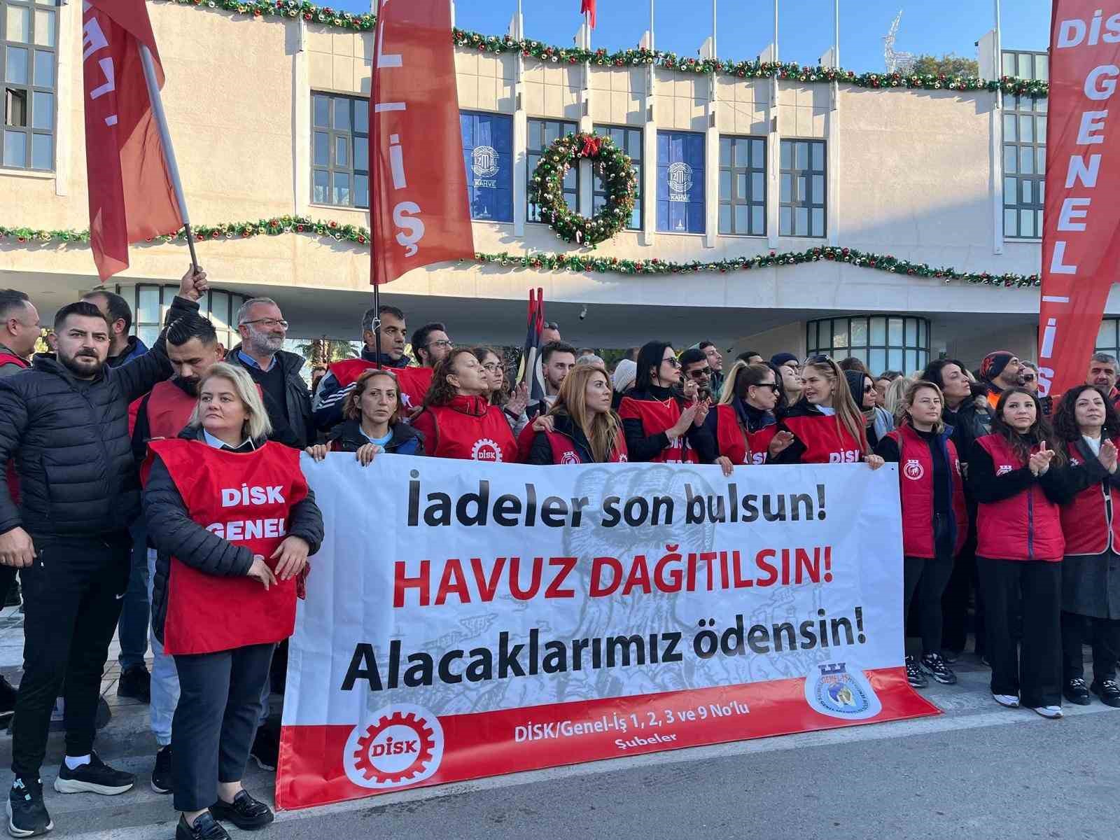 izmirde belediye iscileri yarim gun is birakma eyleminde 3 2iBFFZuM