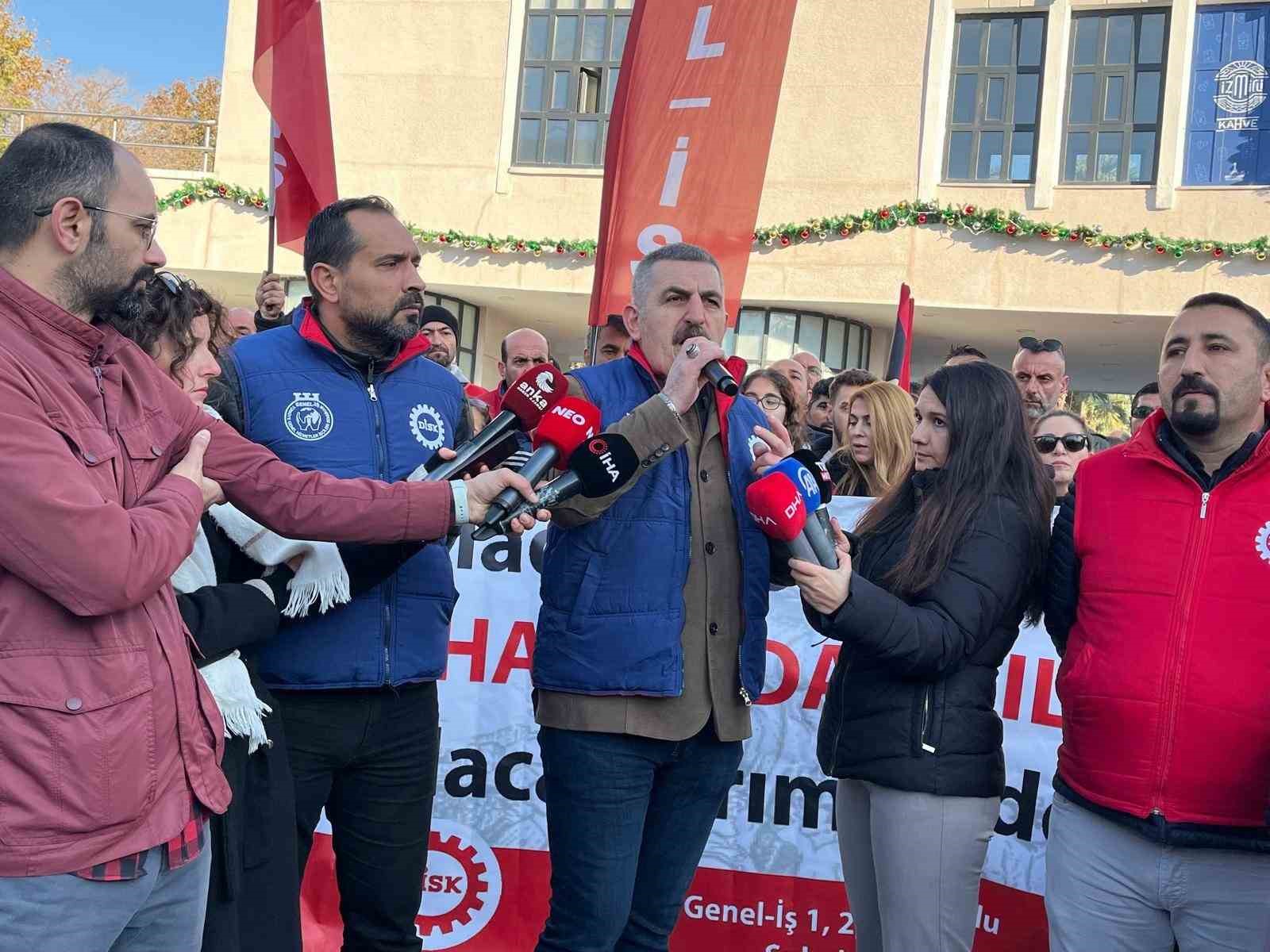 izmirde belediye iscileri yarim gun is birakma eyleminde 6
