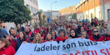 izmirde-belediye-iscileri-yarim-gun-is-birakma-eyleminde-tlNa1Eqm.jpg