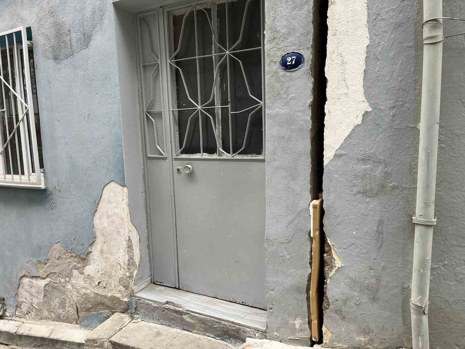 izmirde bir mahalle tunel kazisi yuzunden diken ustunde 13 IC4SXP65