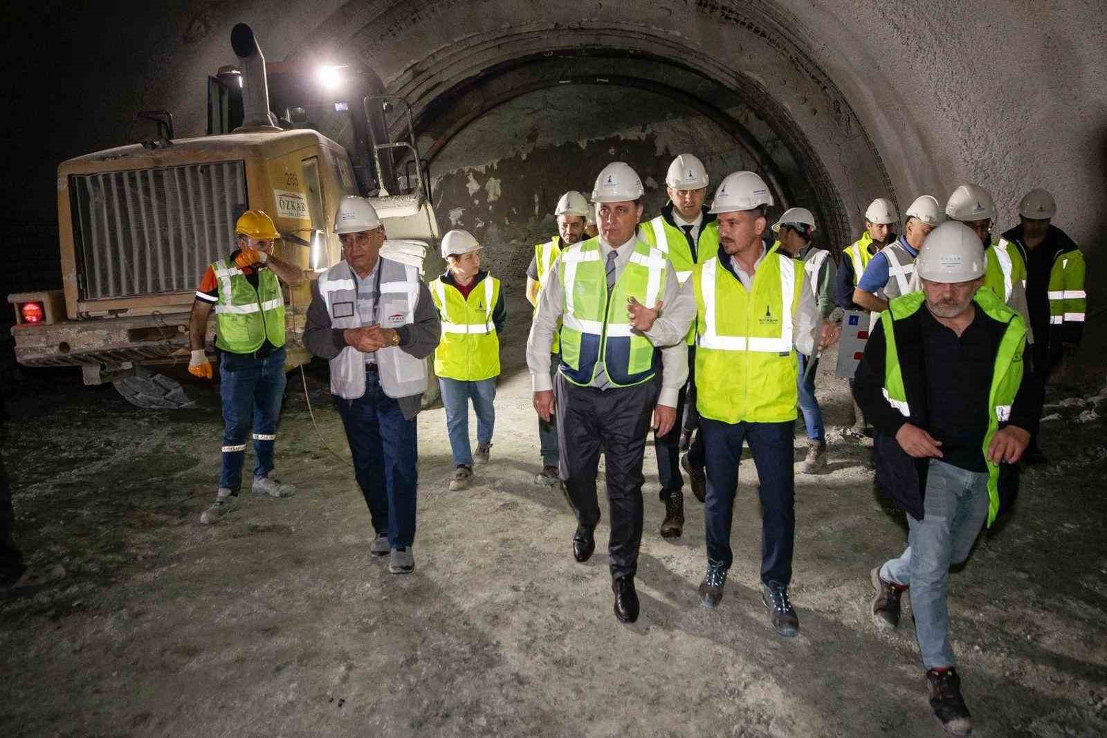 izmirde bir mahalle tunel kazisi yuzunden diken ustunde 14 TvIUguYG