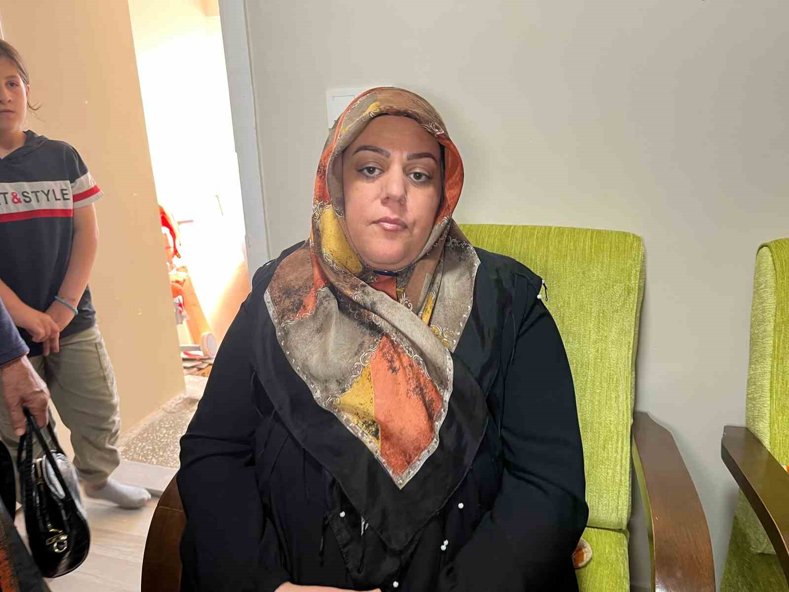 izmirde burun estetigi icin ameliyat olan 23 yasindaki genc kiz hayatini kaybetti 0 hBFMIJr7