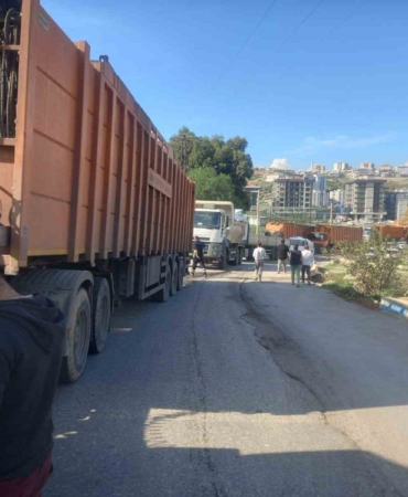 izmirde-chpli-belediyelerin-cop-kavgasi-Y5mfsxvG.jpg