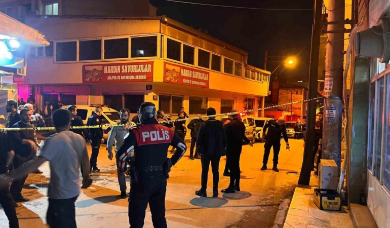 izmirde-cinayetle-biten-aile-kavgasinda-9-gozalti-4-tutuklama-uikhtgOU.jpg