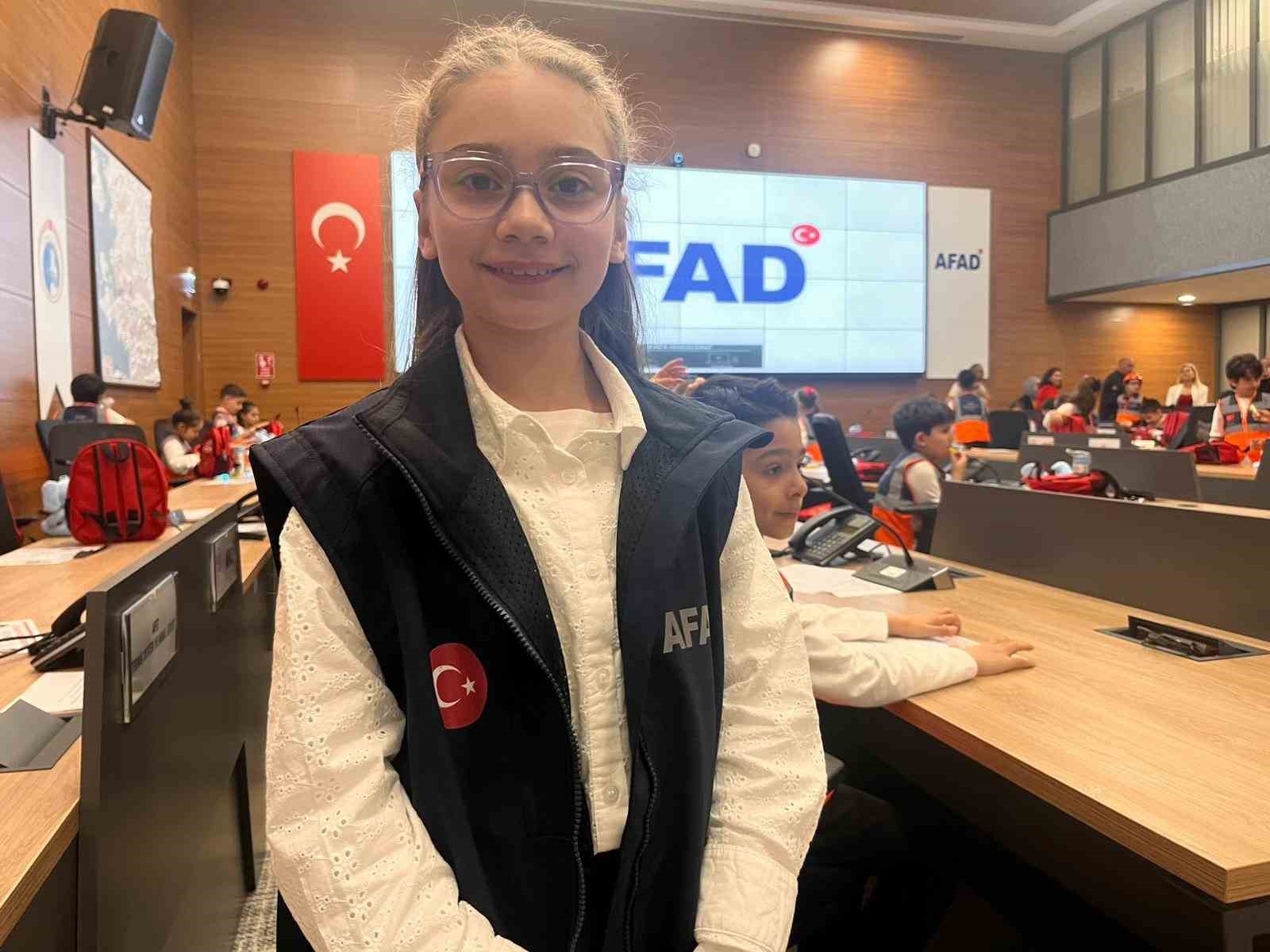 izmirde cocuklar 23 nisan etkinliklerinde kriz yonetiminin basina gecti 10 u4wTADvN