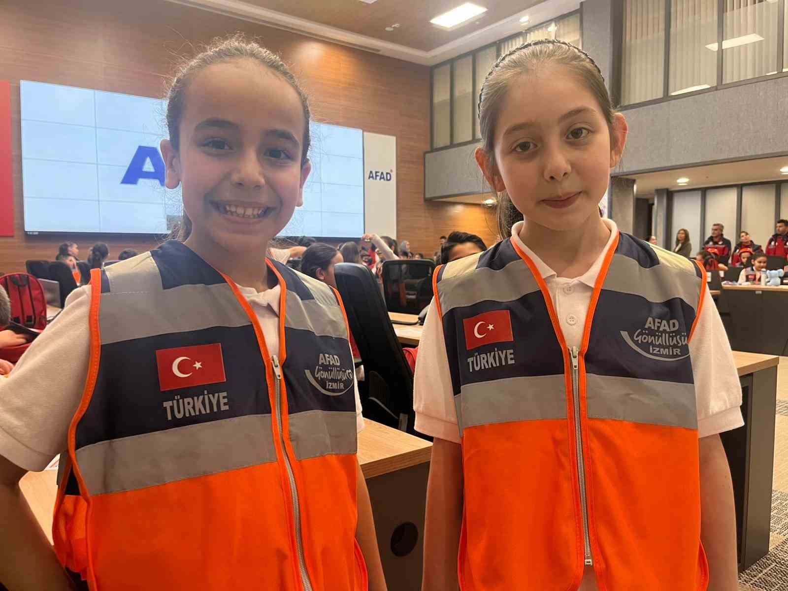 izmirde cocuklar 23 nisan etkinliklerinde kriz yonetiminin basina gecti 5 9RTpRjwS