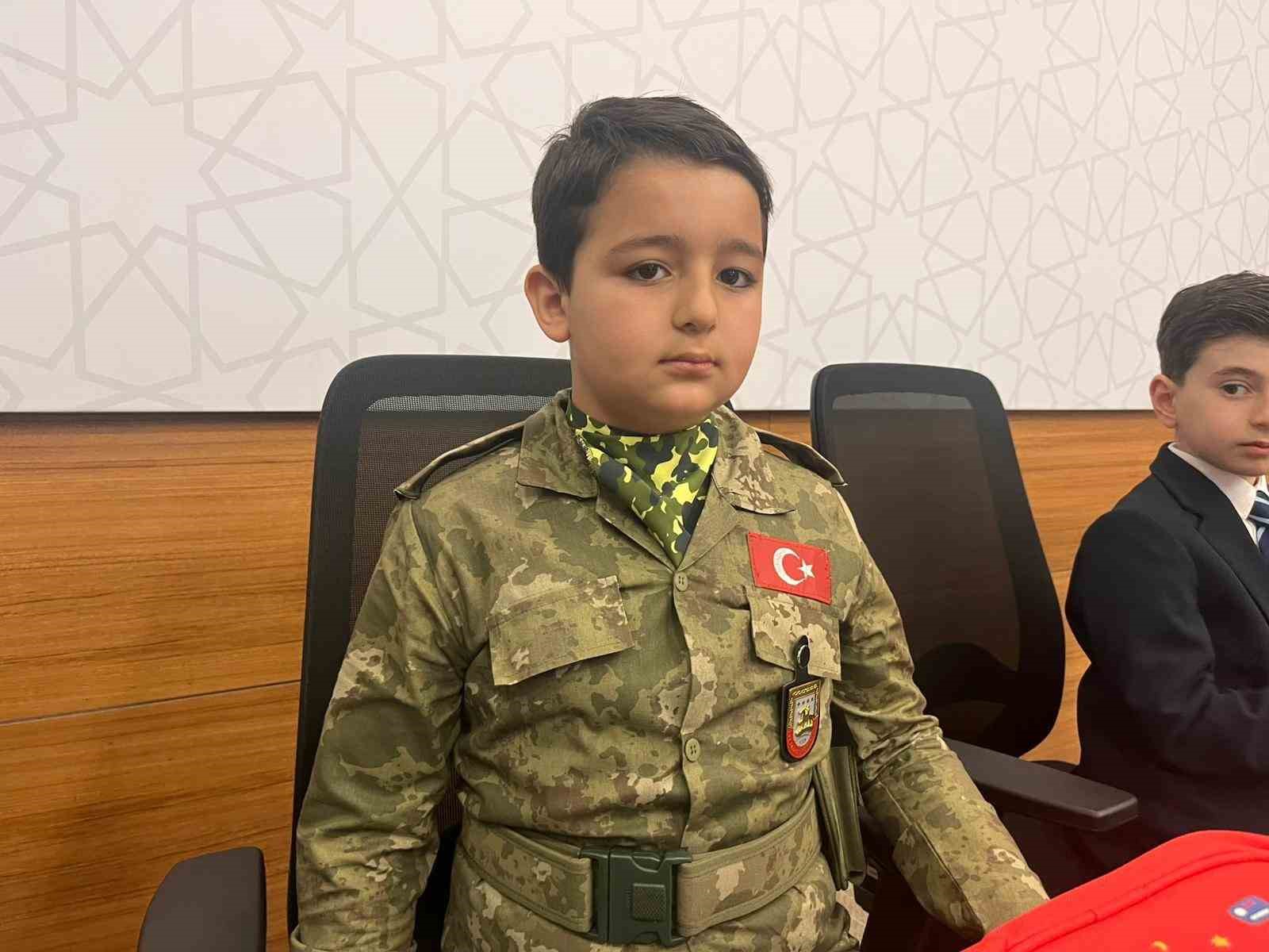 izmirde cocuklar 23 nisan etkinliklerinde kriz yonetiminin basina gecti 6