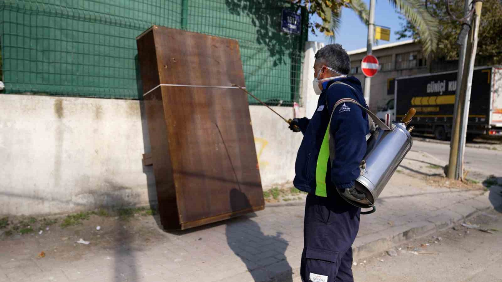 izmirde cop krizi sinek istilasina donustu sehir dort koldan ilaclaniyor 2 lFWrOUJW