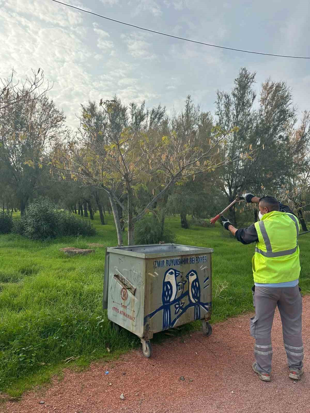 izmirde cop krizi sinek istilasina donustu sehir dort koldan ilaclaniyor 5 dGSPvgdC