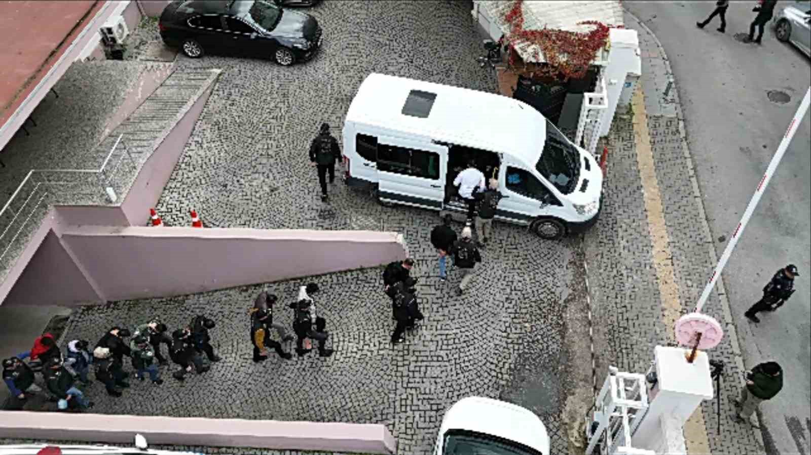 izmirde deas operasyonu 40 gozalti 0 CzOcj3cI