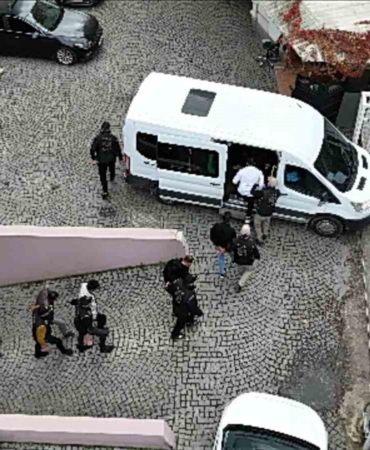 izmirde-deas-operasyonu-40-gozalti-vLTQcdSV.jpg