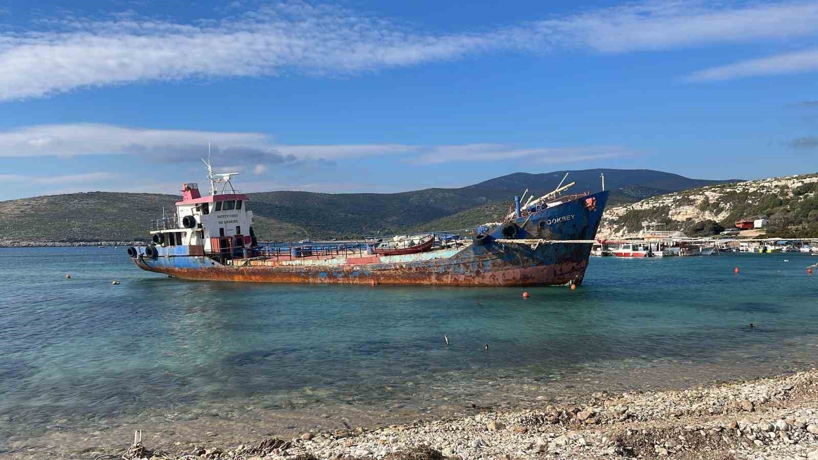 izmirde demircili sahilindeki hurda gemiye inceleme baslatildi 2 JIHr4XbR