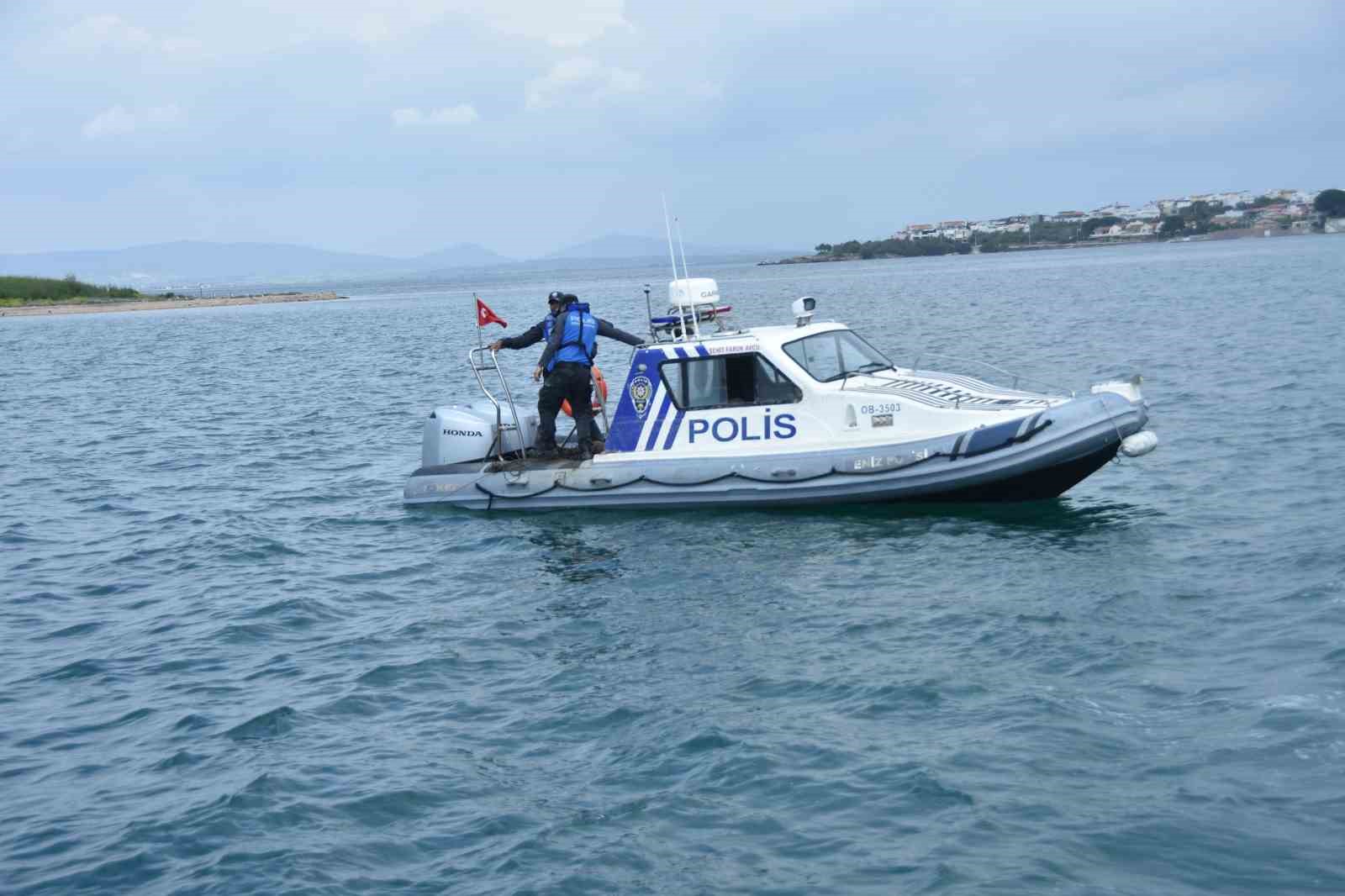 izmirde deniz ekosistemini tehdit eden kacak ahtapot tuzaklari imha edildi 1
