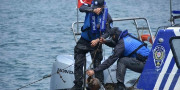izmirde-deniz-ekosistemini-tehdit-eden-kacak-ahtapot-tuzaklari-imha-edildi-XCXY8cJu.jpg