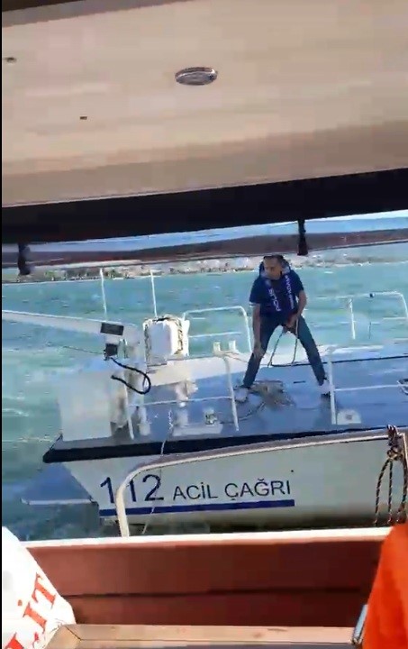 İzmir’de denizde korku dolu anlar: Su alan teknedeki 6 yolcu kurtarıldı 5 izmirde denizde korku dolu anlar su alan teknedeki 6 yolcu kurtarildi 1 67FZube1